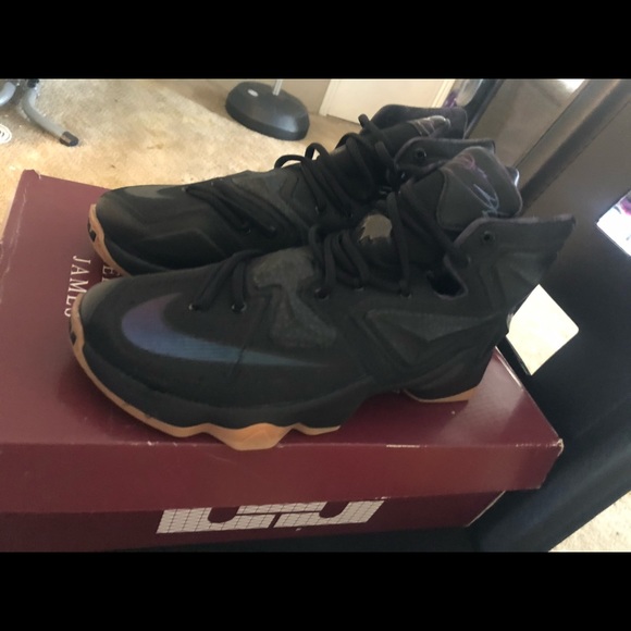 LEBRONS XIII - Picture 3 of 6